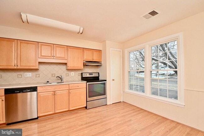 Building Photo - 2481 Windbreak Dr