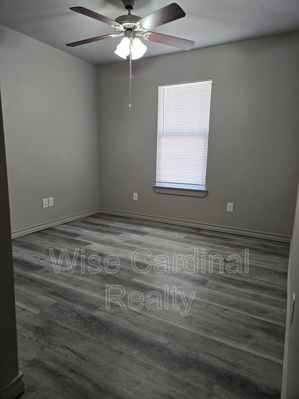 Building Photo - 17815 Private Rd 2160