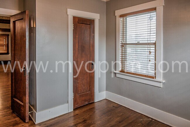 Building Photo - Beautiful 3 Bedroom Apartment | Downtown Benson