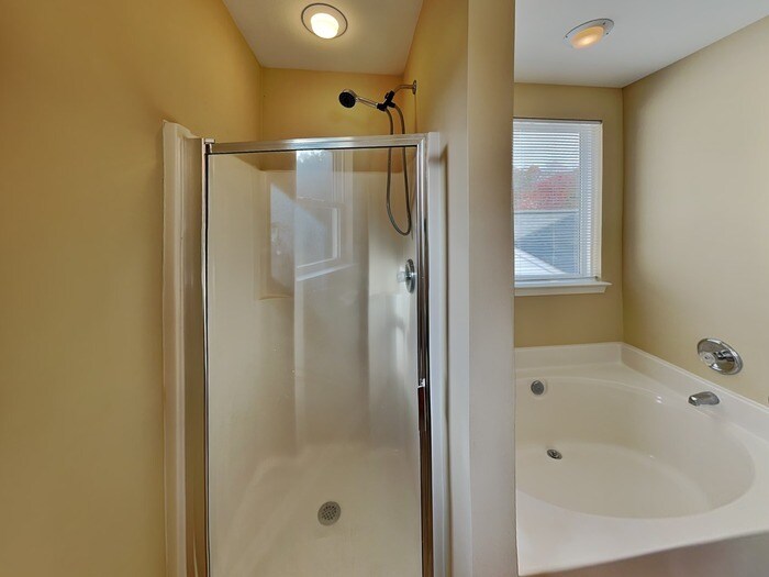 Building Photo - 3849 Wingdale Ct