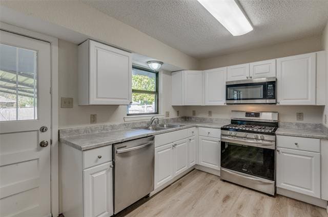 Building Photo - 1935 Utica Dr