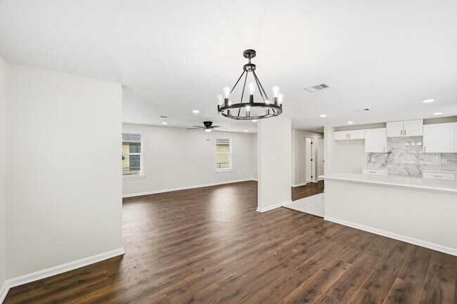 Building Photo - 7946 Fowlie St