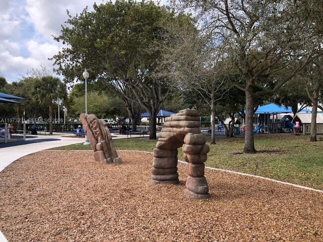 Building Photo - 17255 SW 95th Ave