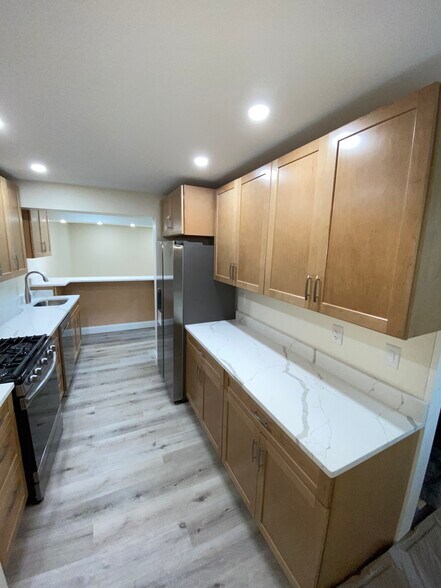 Custom cabinets with plenty of counter space/prep work area - 26 Hazelwood St