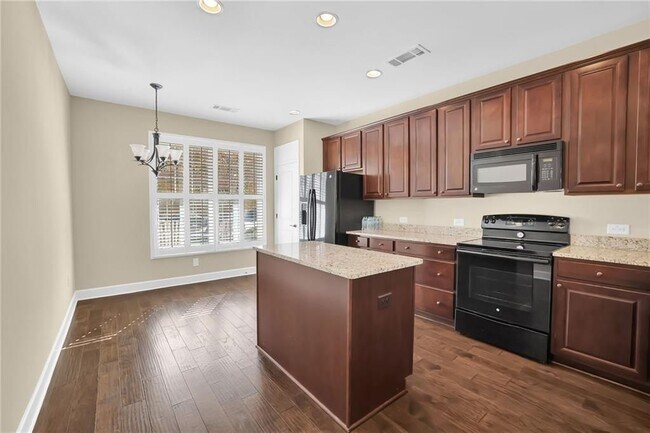 Building Photo - 3708 Majestic Oak Dr SW