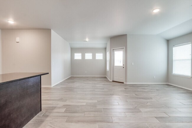 Building Photo - 3 Bed in Piedmont