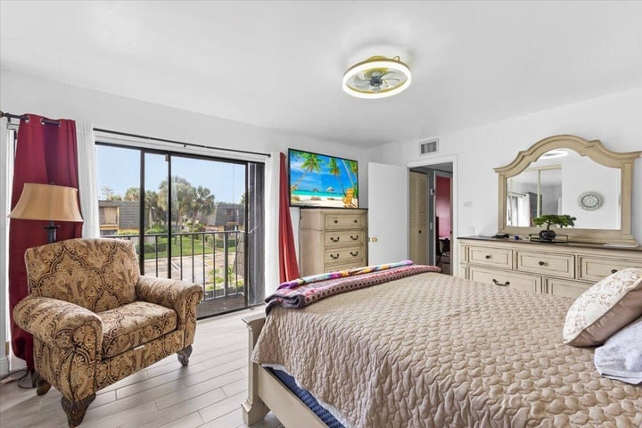 Building Photo - 2704 27th Way