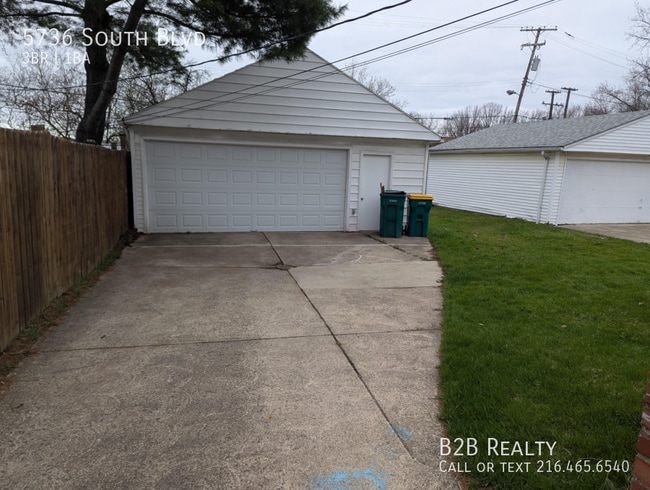 Building Photo - 5736 South Blvd