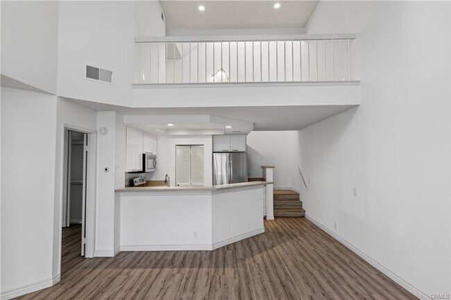 Building Photo - 45 Briarglen