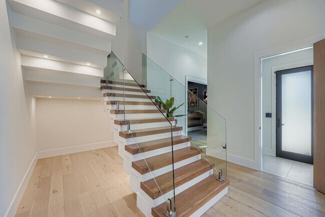 Building Photo - 6412 Lantern View Dr