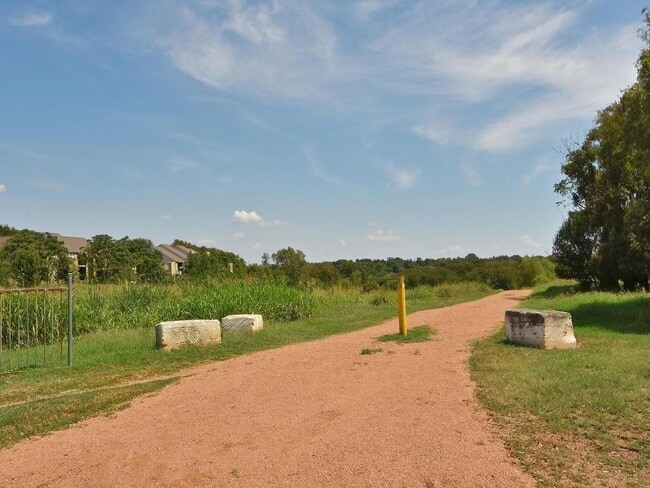 Building Photo - 3000 Pither Ln