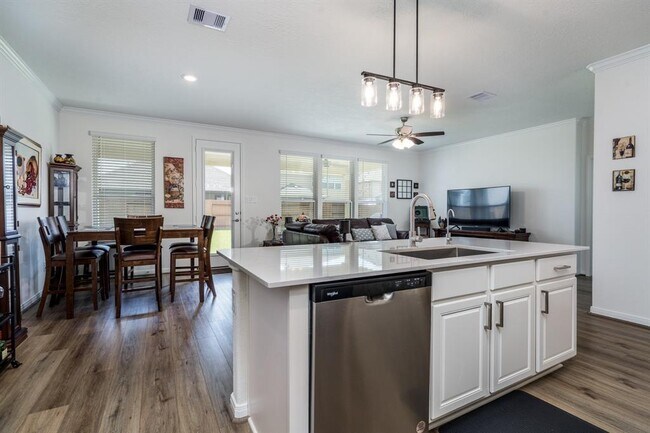 Building Photo - 7702 Royal Oasis Ln