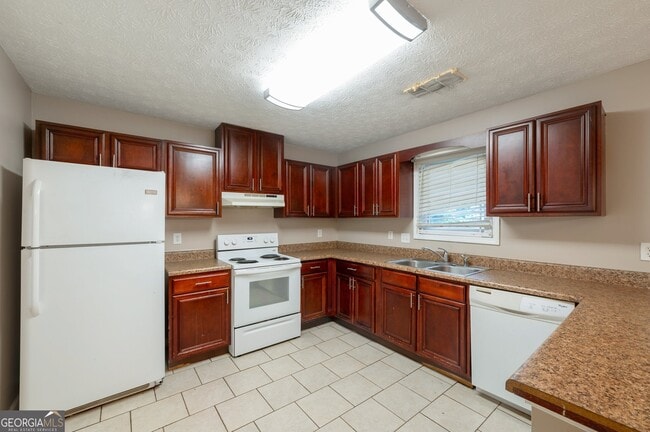 Building Photo - 134 Timber Creek Ln SW