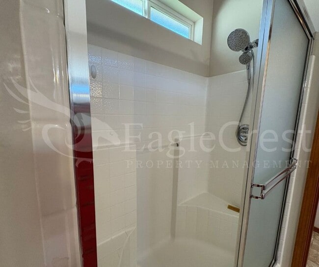 Building Photo - Three Bedroom, Two Bathroom House in Chape...