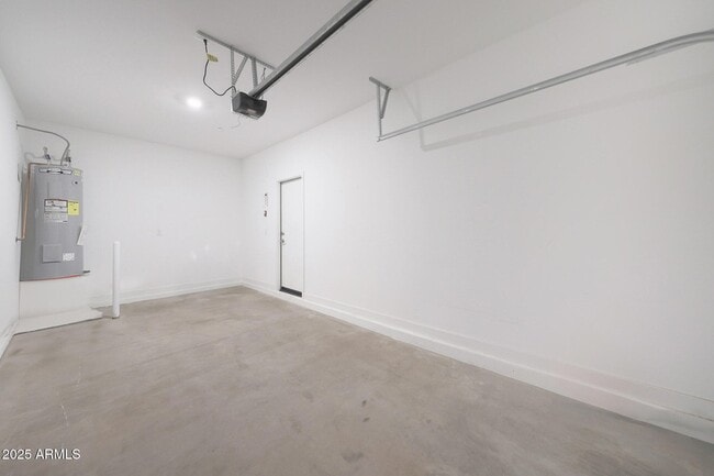 Building Photo - 8323 N 22nd Dr