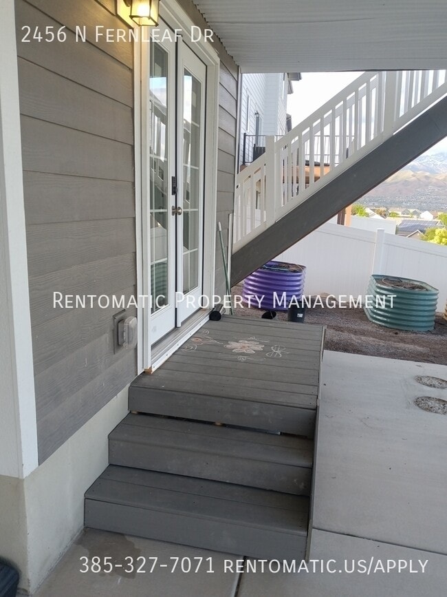 Building Photo - 2456 N Fernleaf Dr