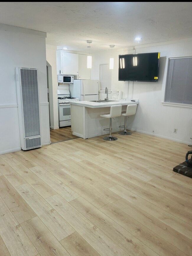 Building Photo - 628 Booth Way