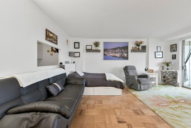 Building Photo - 6 Whittier Pl