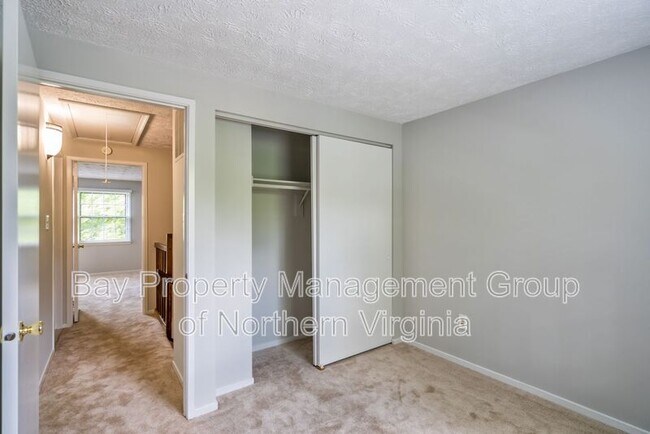Building Photo - 355 GUNDRY Dr