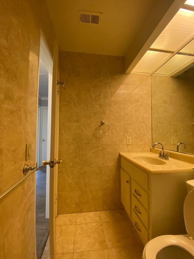 Building Photo - Harbor City- Single Family Home