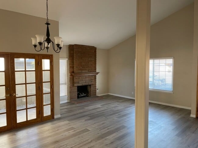 Building Photo - DON'T MISS OUT! HOME AVAILABLE BEGINNING OF MAY