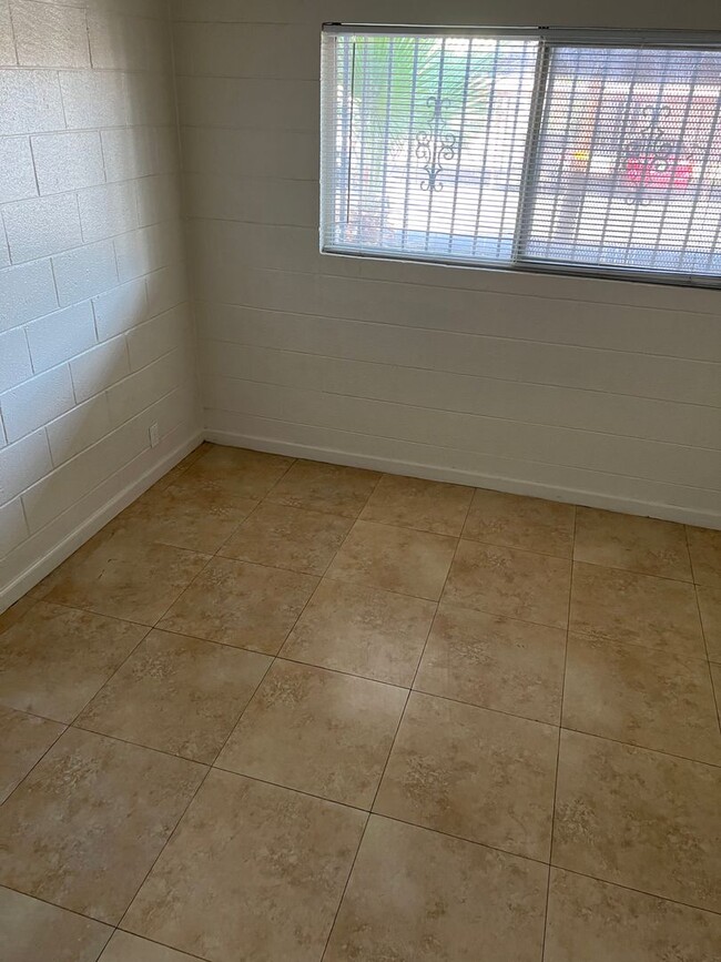 Building Photo - 1 Bedroom 1 Bath In Central Las Vegas