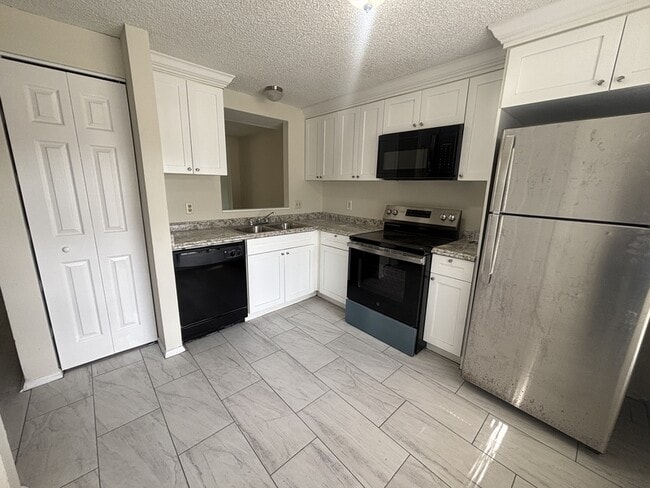 Building Photo - 4810 Sanoma Village