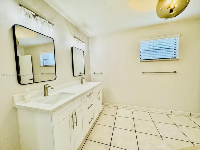 Building Photo - 6950 Sharpecroft Ct