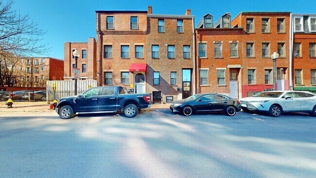 Building Photo - 77 Hudson St