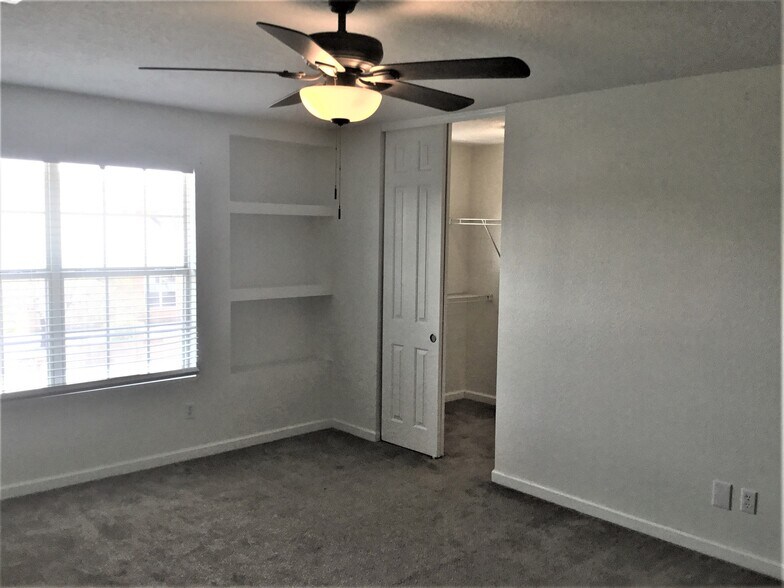 Building Photo - 10244 Shawna St NW