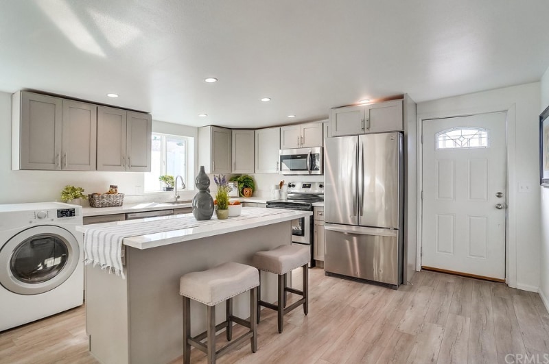 Primary Photo - 25826 Hillworth Ave