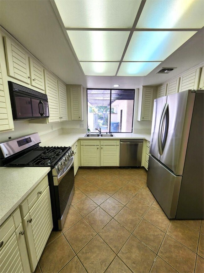 Building Photo - Updated 3 Beds, 2 Baths, 1,720 Sq Ft Home ...