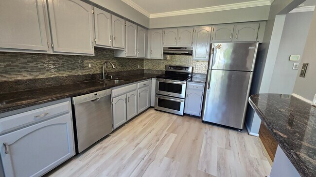 Building Photo - 6157 Green Hollow Ct