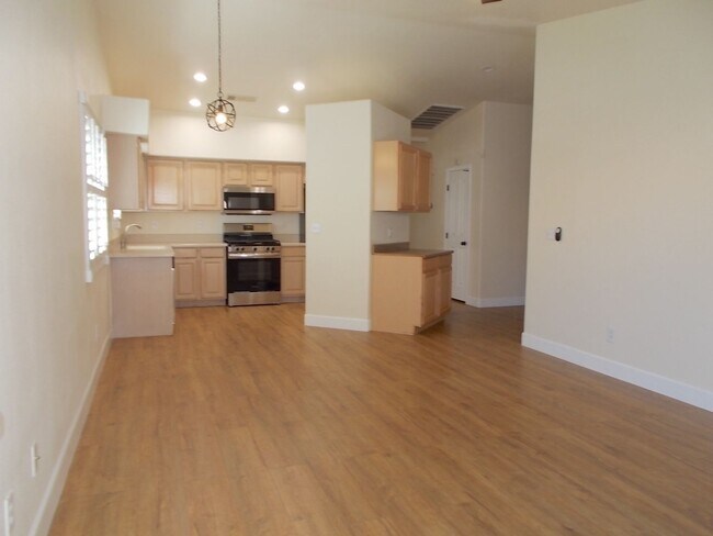 Building Photo - Charming Home in Gated Melrose Park Estates with Dual Fireplaces & Covered Patio
