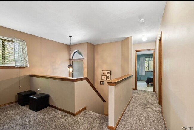 Building Photo - 8253 Honeysuckle Dr