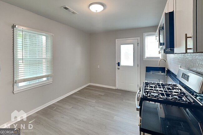 Building Photo - 1319 Campbellton Rd SW