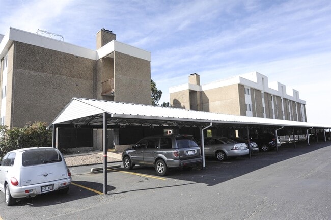 Building Photo - 384 S Ironton St