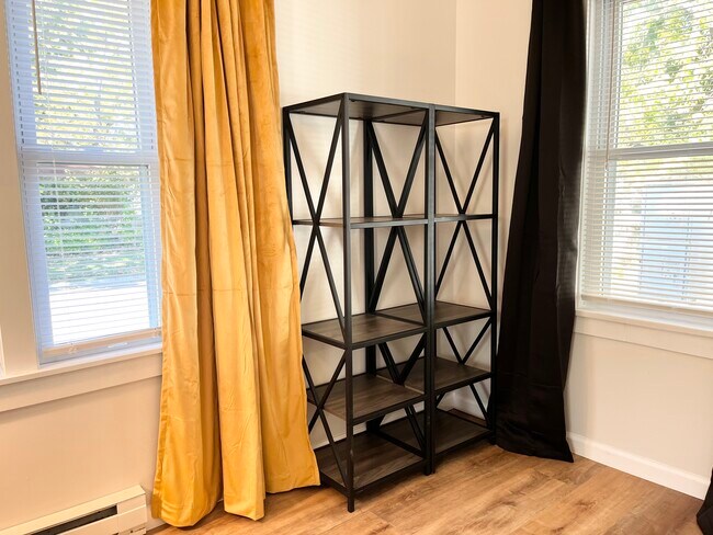 Building Photo - Rocky Court