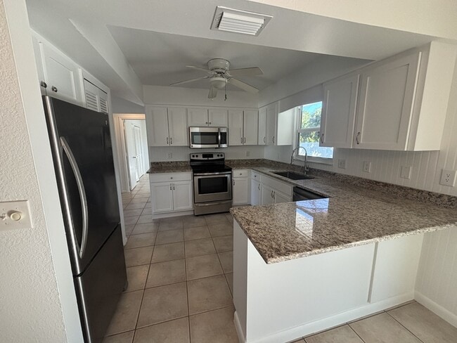 Building Photo - 6194 Seaport St