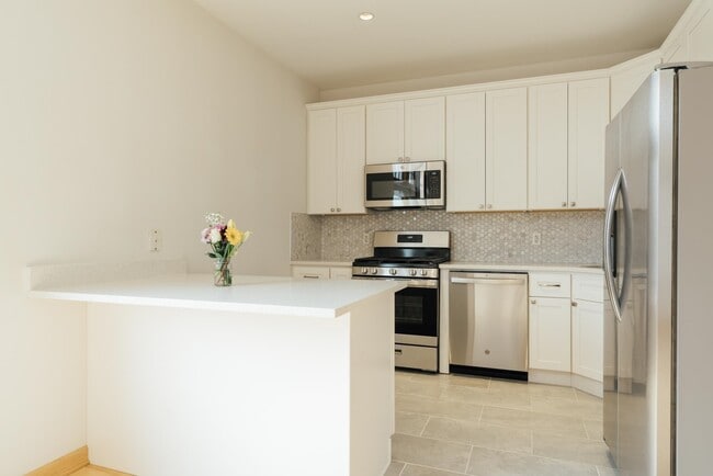 Building Photo - 30 Park Ave