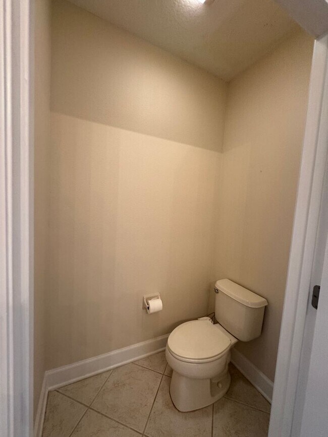 Building Photo - MOVE IN SPECIAL - CONDO LOCATE IN GATED COMMUNITY  IN DR. PHILLIPS-TOSCANA