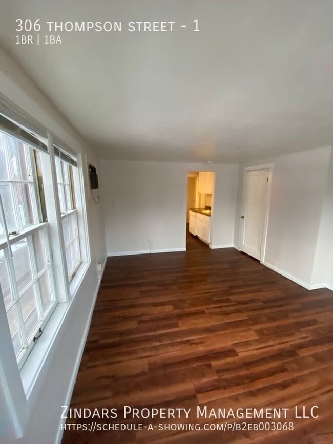 Building Photo - 306 Thompson St