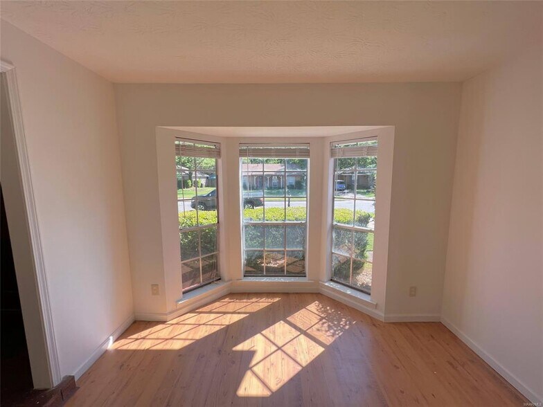 Building Photo - 5725 Bangor Ct