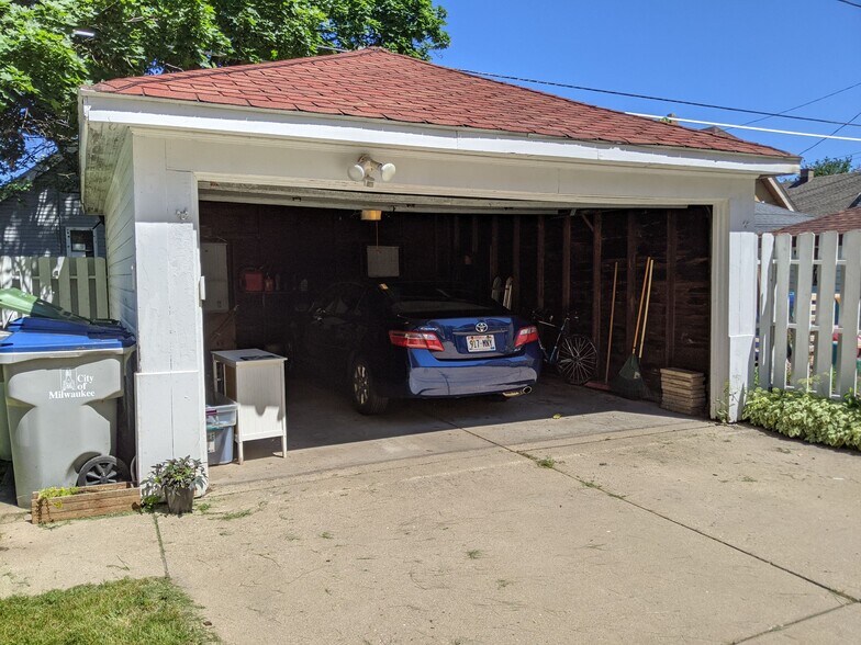 Building Photo - 2658 N 61st St