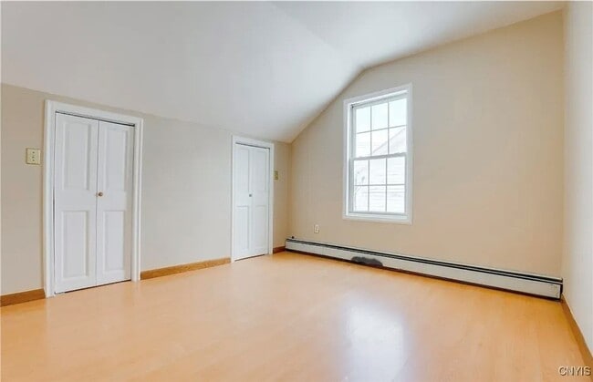 Building Photo - 103 W Embargo St