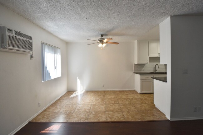 Building Photo - 10745 Hortense St