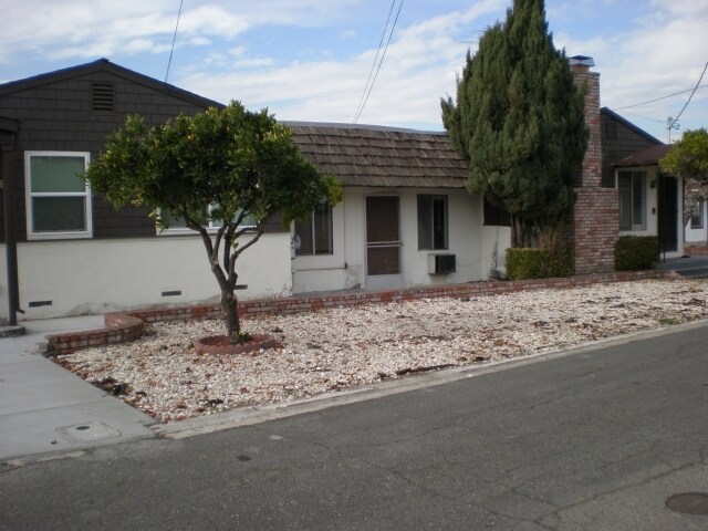 Building Photo - 642-650 Folsom Ave