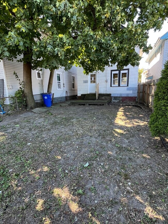 Building Photo - Cudell Area - 3 Bedroom - 1 Bath - Single ...