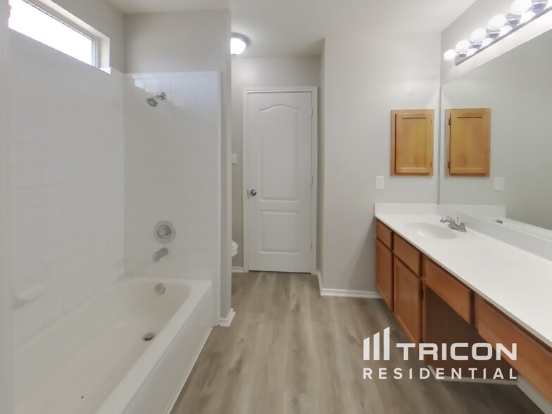 Building Photo - 4024 Nettle Brook