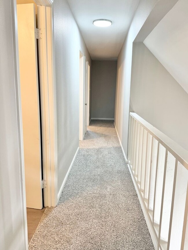 Building Photo - 92 Sycamore Cir